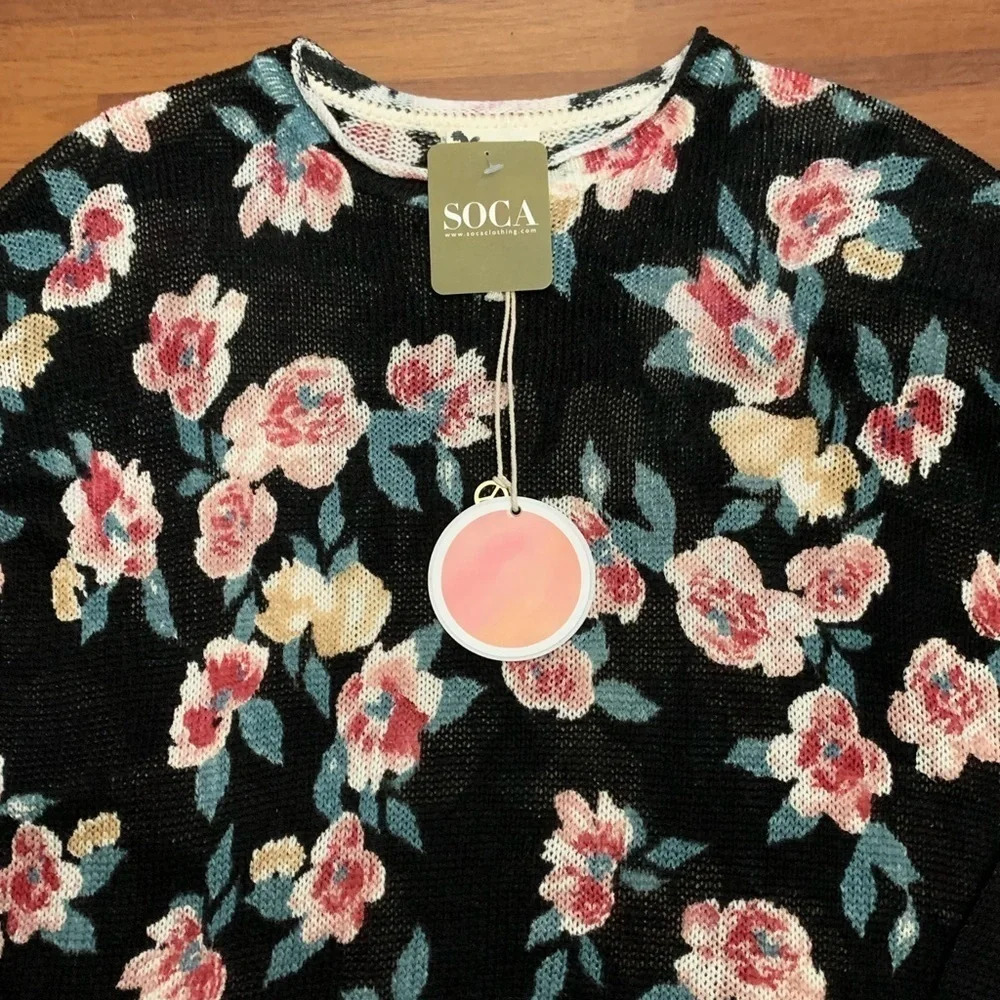 Show me your MuMu Mellow Bonfire Sweater Black Floral Boho Tunic - Picture 4 of 14